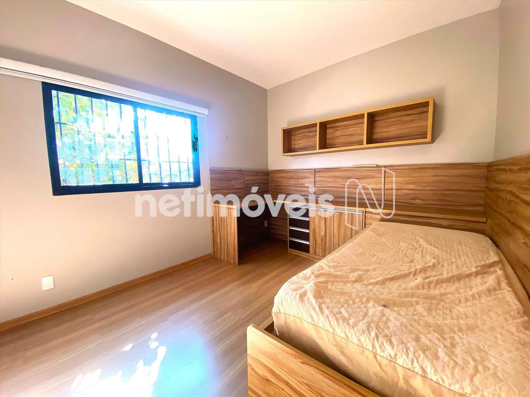 Quarto 1 outro ângulo