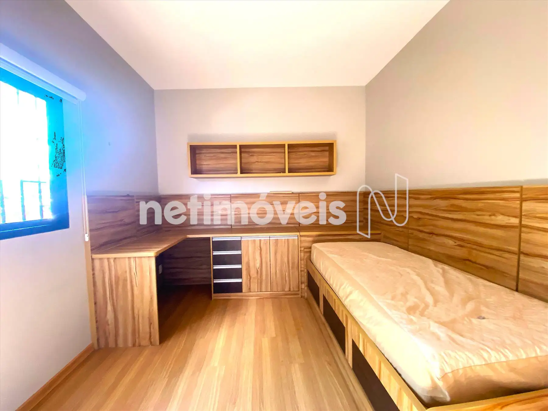 Quarto 1 outro ângulo