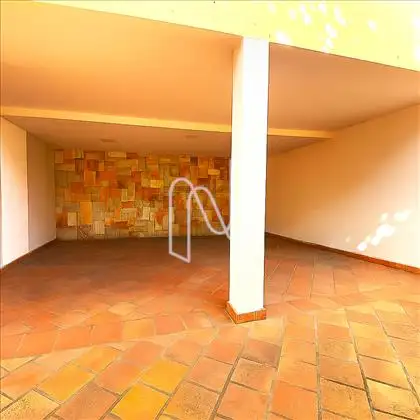 Vagas de agargem cobertas