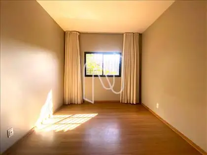 Quarto 2 outro ângulo