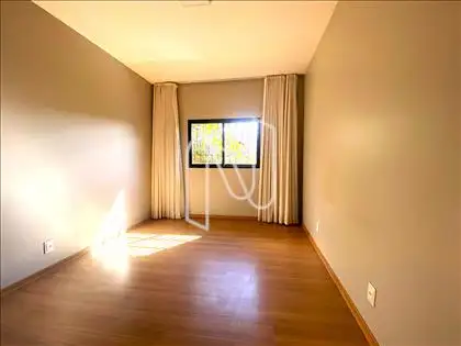 Quarto 2 outro ângulo