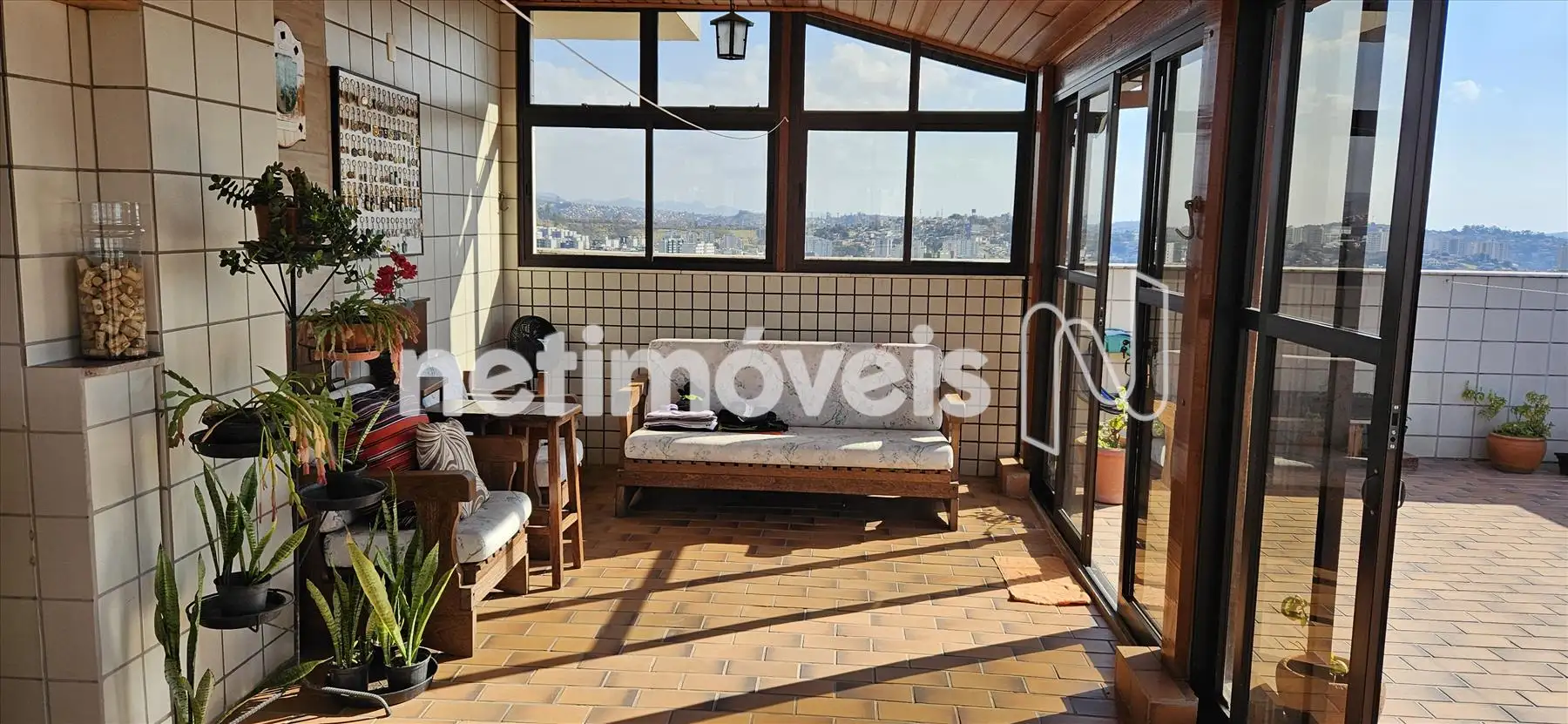 Espaço coberto 2° piso