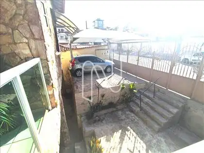  F28 - vagas de garagem das casas alugadas