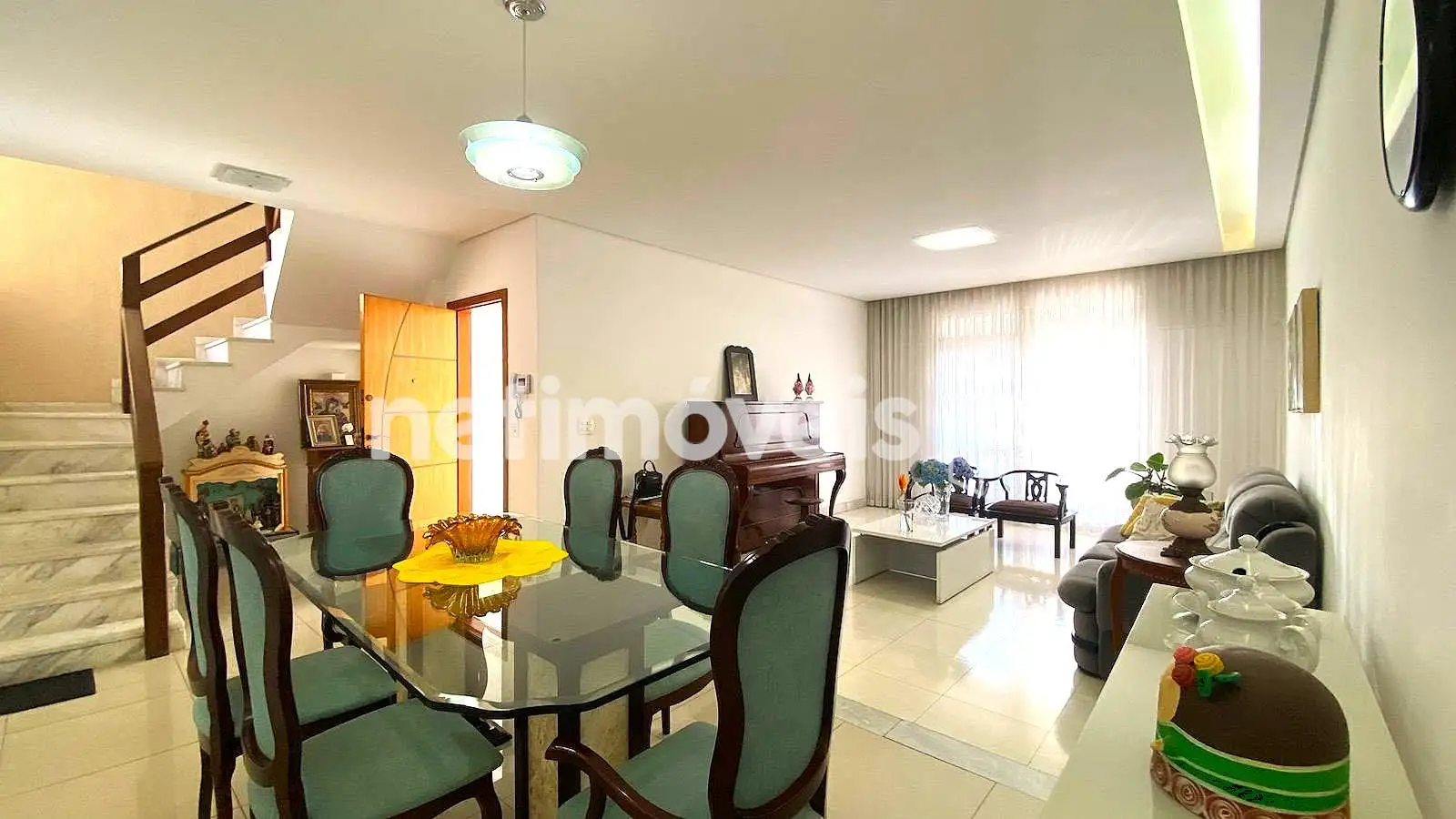 Sala de jantar/estar outro ângulo.