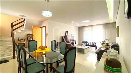 Sala de jantar/estar outro ângulo. 