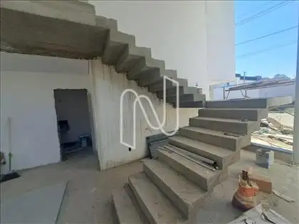 Escada acesso 2° nível 