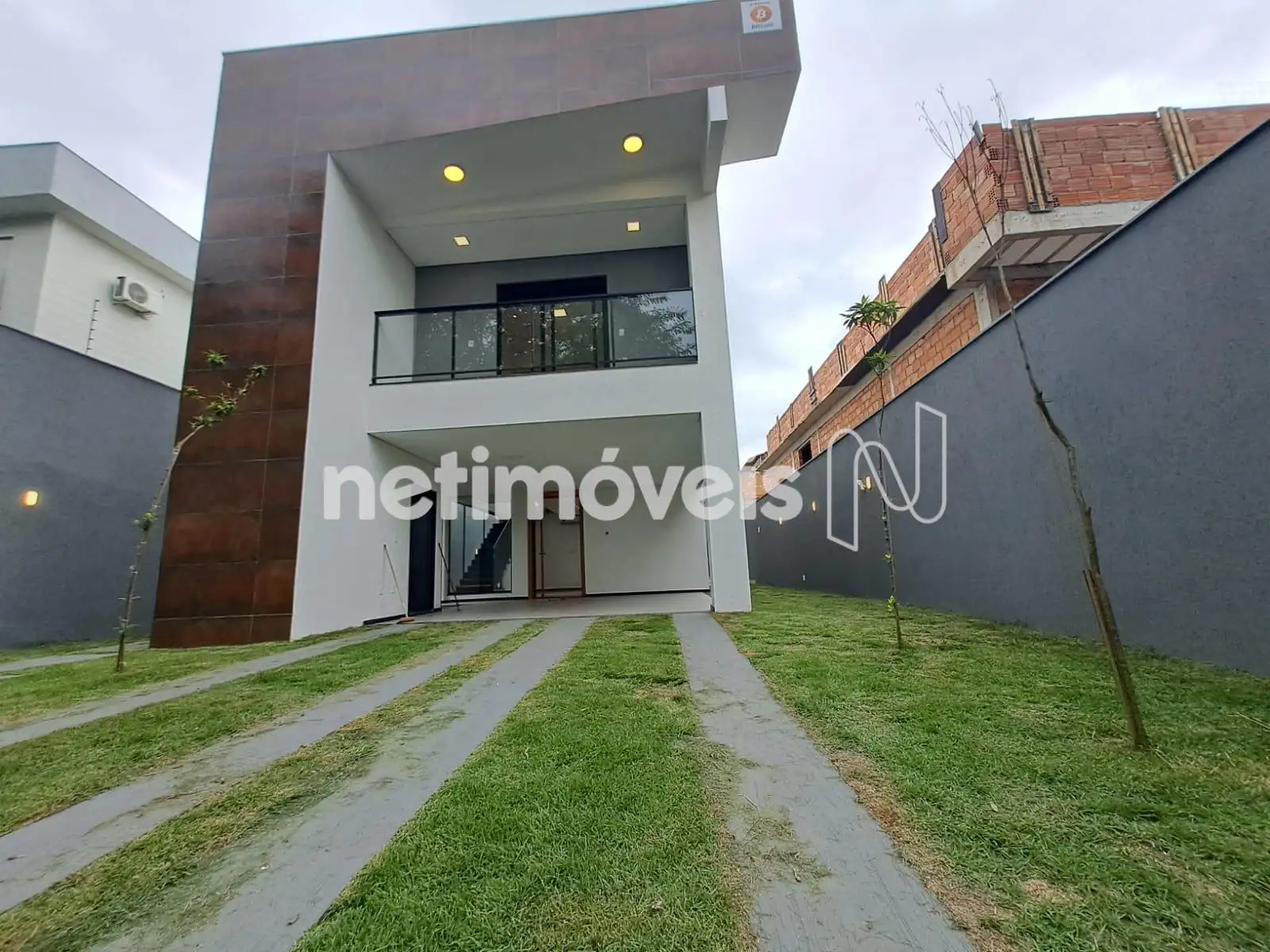 Entrada casa-  Garagem