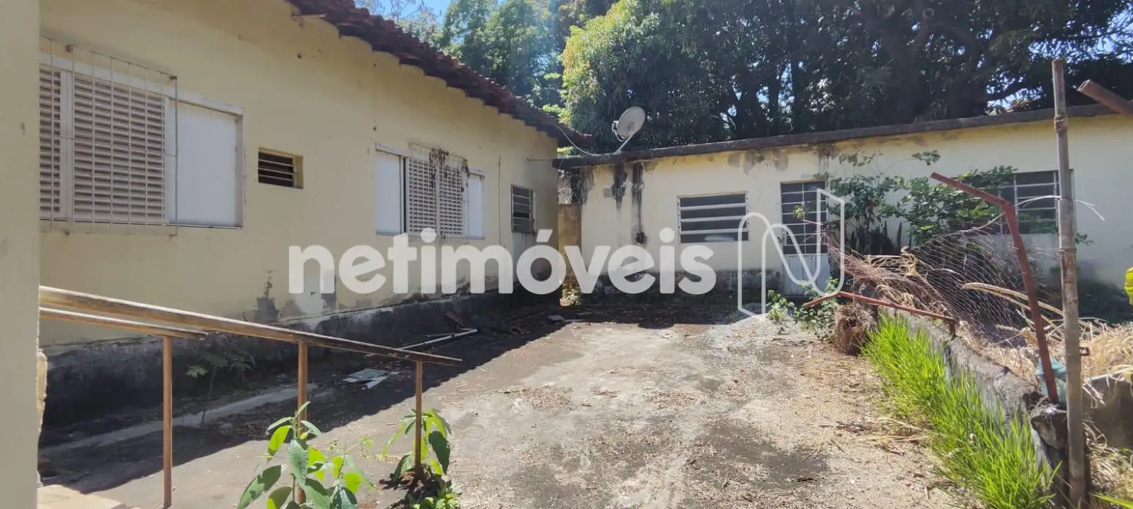 Corredor lateral fundos