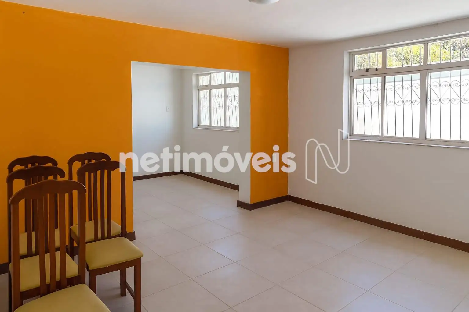 Sala de Jantar (foto ajustada por IA)