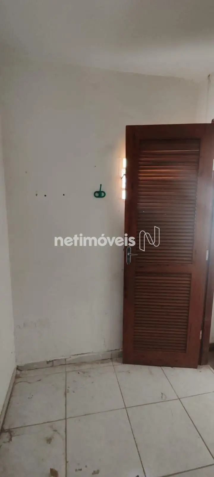 Cômodo anexo quarto a direita