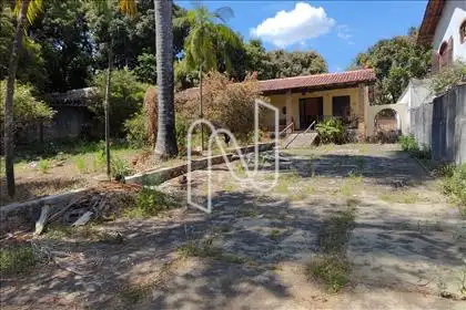 Frente da casa estacionamento 