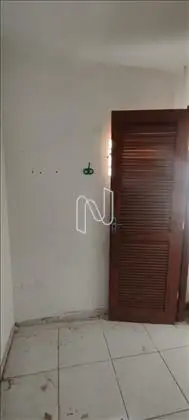 Cômodo anexo quarto a direita