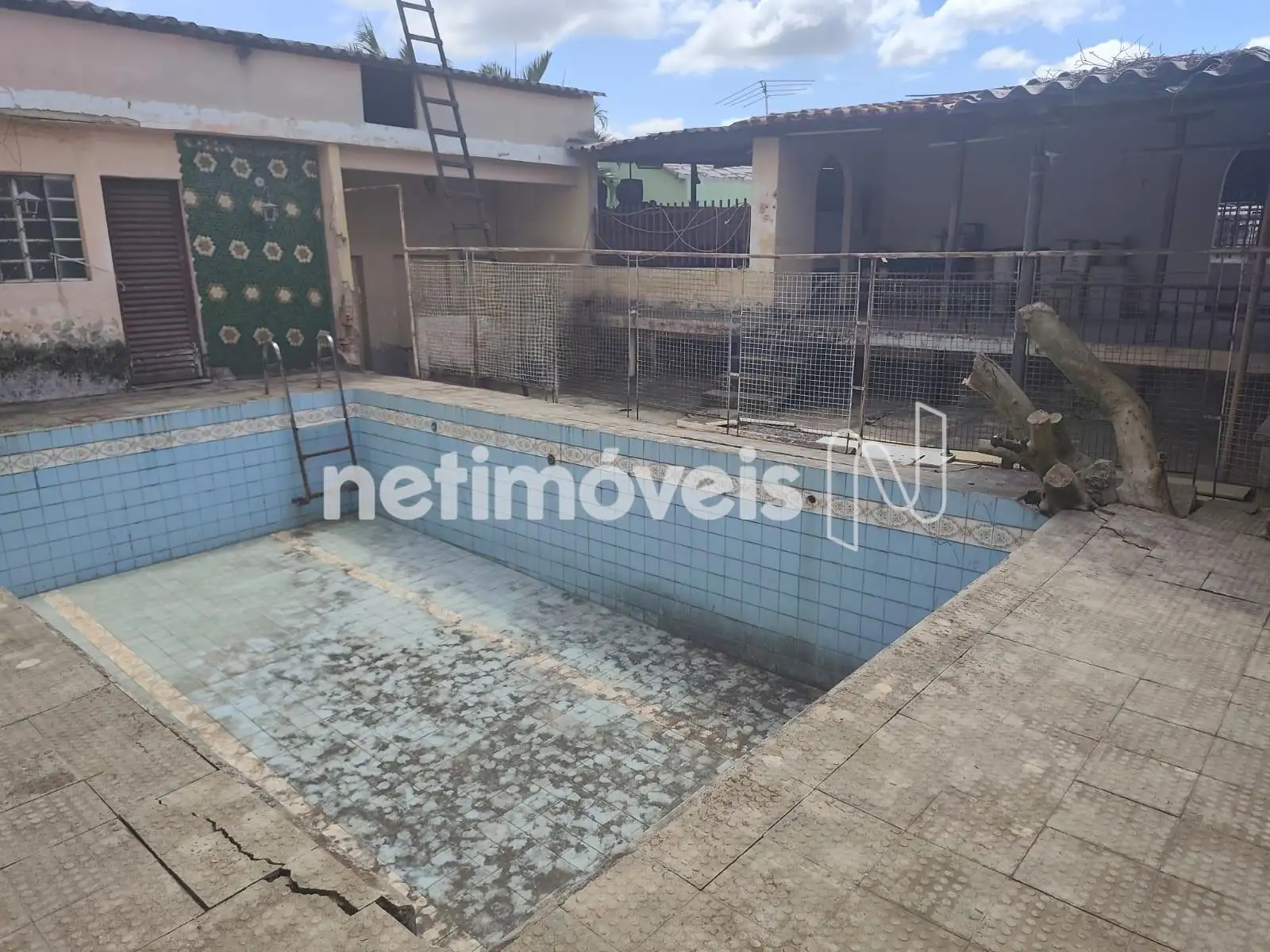 F21 - PISCINA