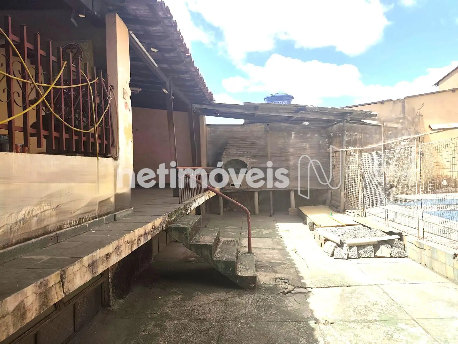 F18 - CHURRASQUEIRA E PISCINA