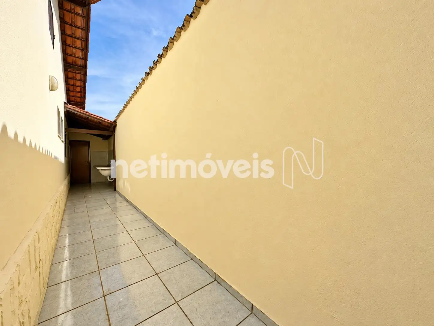 Lateral da Casa 