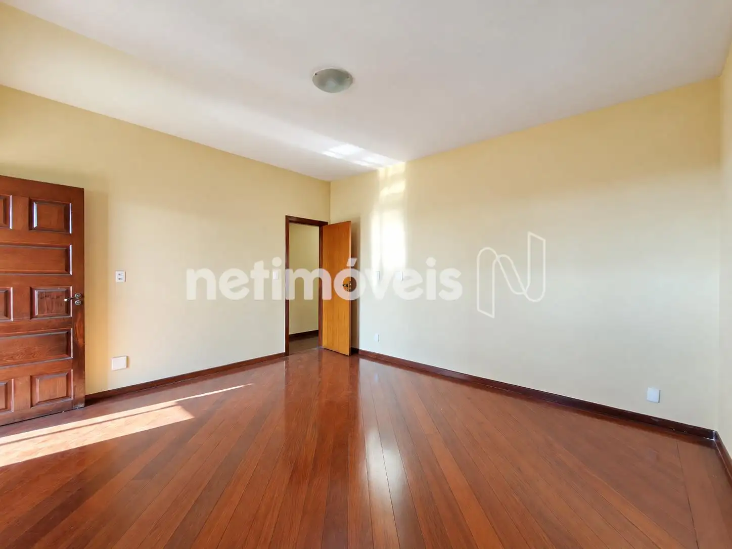Quarto com Varanda