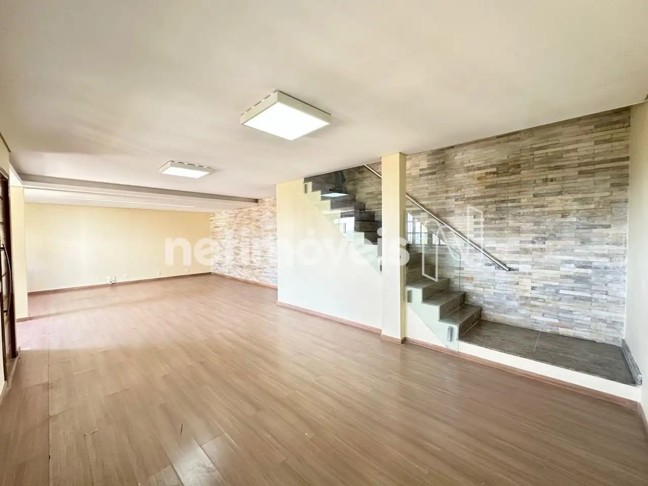 Salão para 03 ambientes