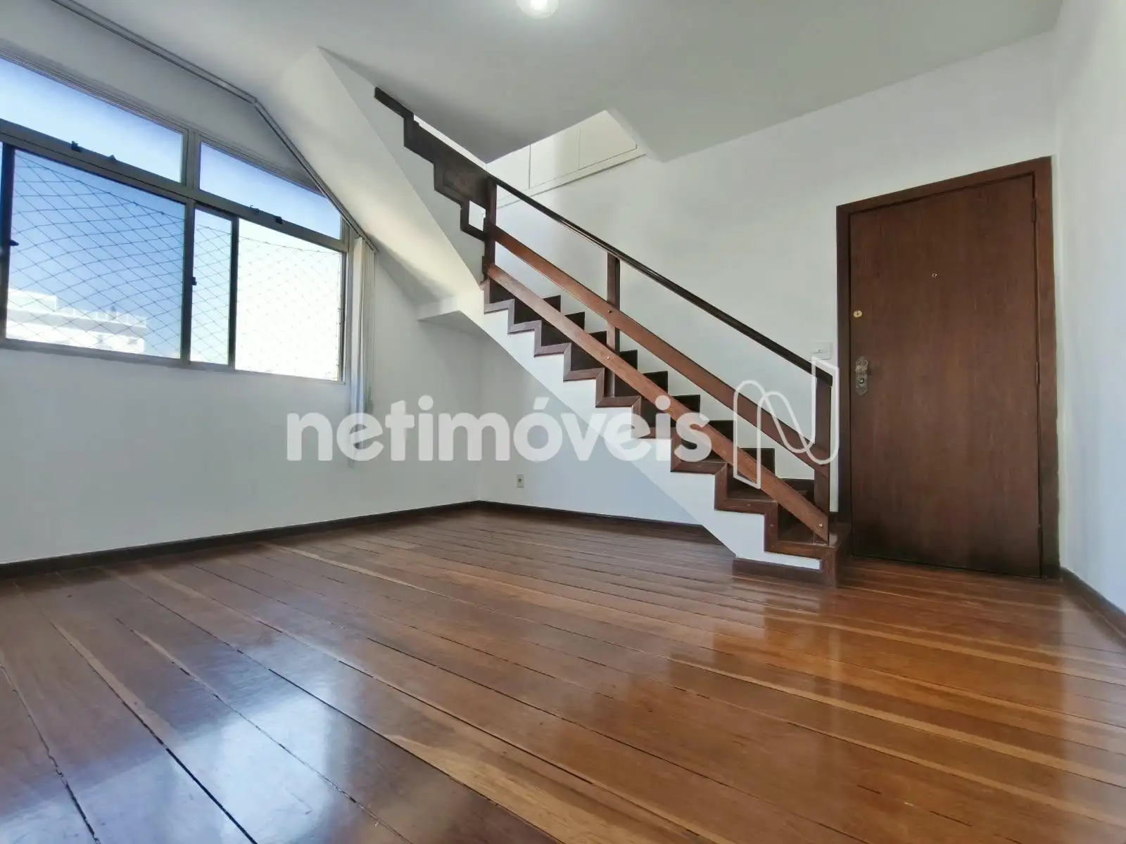 Sala - 01° Nível