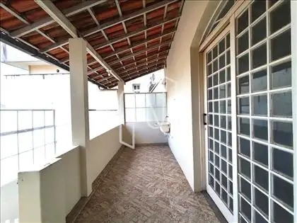 F23 - ÁREA DE SERVIÇOS CASA 1