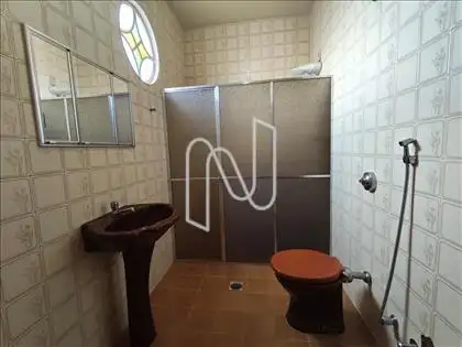 F15 - BANHEIRO SUÍTE NÍVEL 2