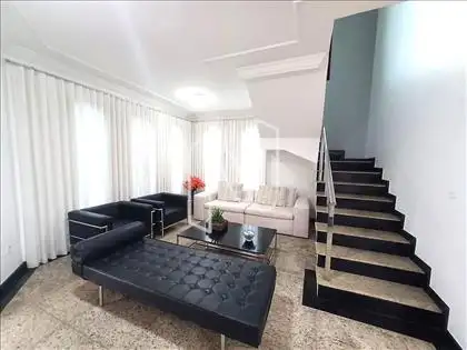 Escada acesso ao 02° Nível  