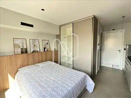 QUARTO - ARMÁRIO 