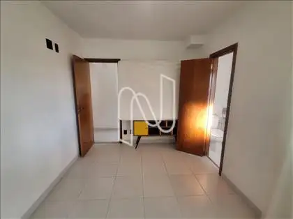 Quarto (Suíte) (Outro Ângulo) 