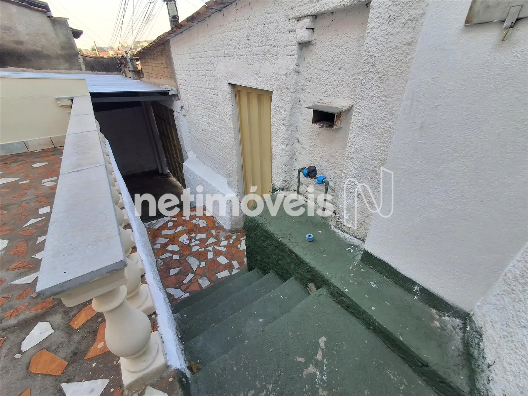 Escada acesso à Varanda Frontal