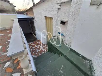 Escada acesso à Varanda Frontal  
