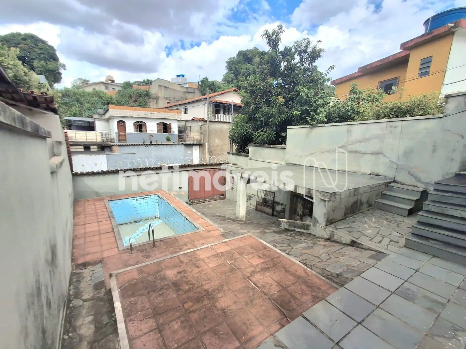 Área frente / Piscina