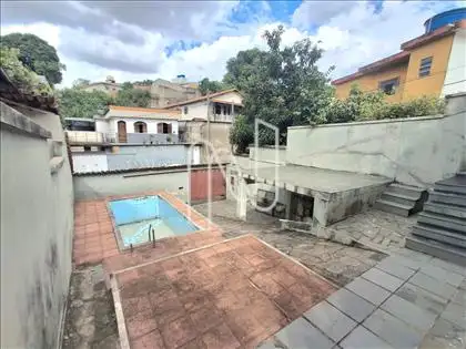 Área frente / Piscina 