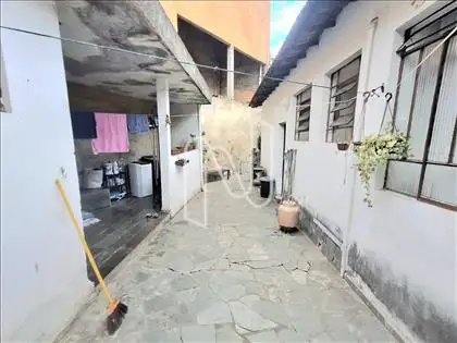 Área externa fundos  