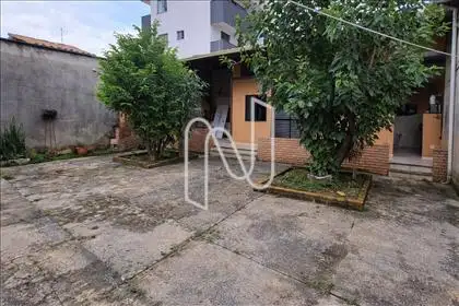 quintal atrás da casa 