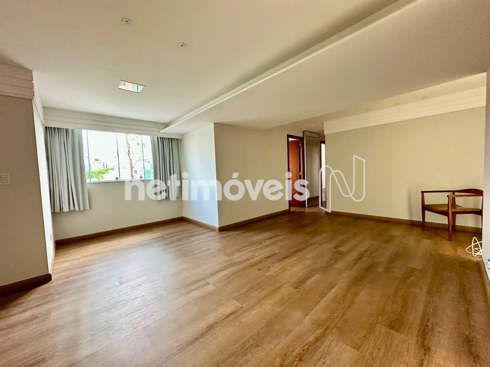 Sala Excelente para 02 Ambientes