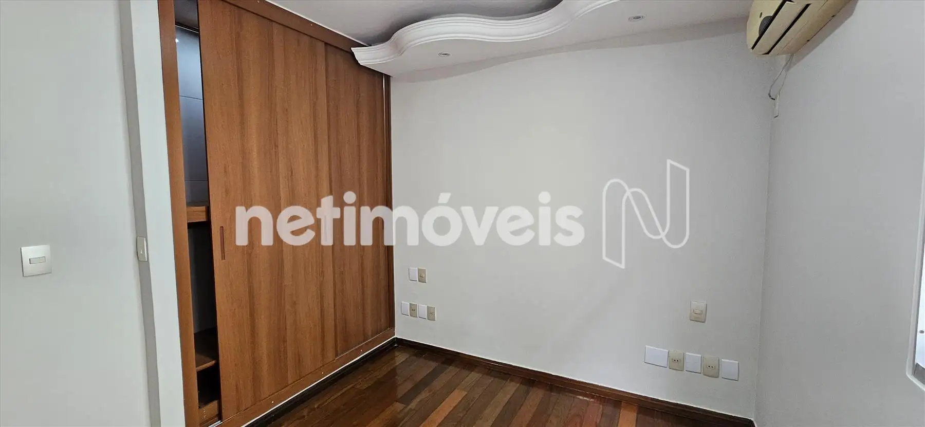 Quarto Casal
