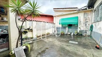 Quintal - 02 casa       