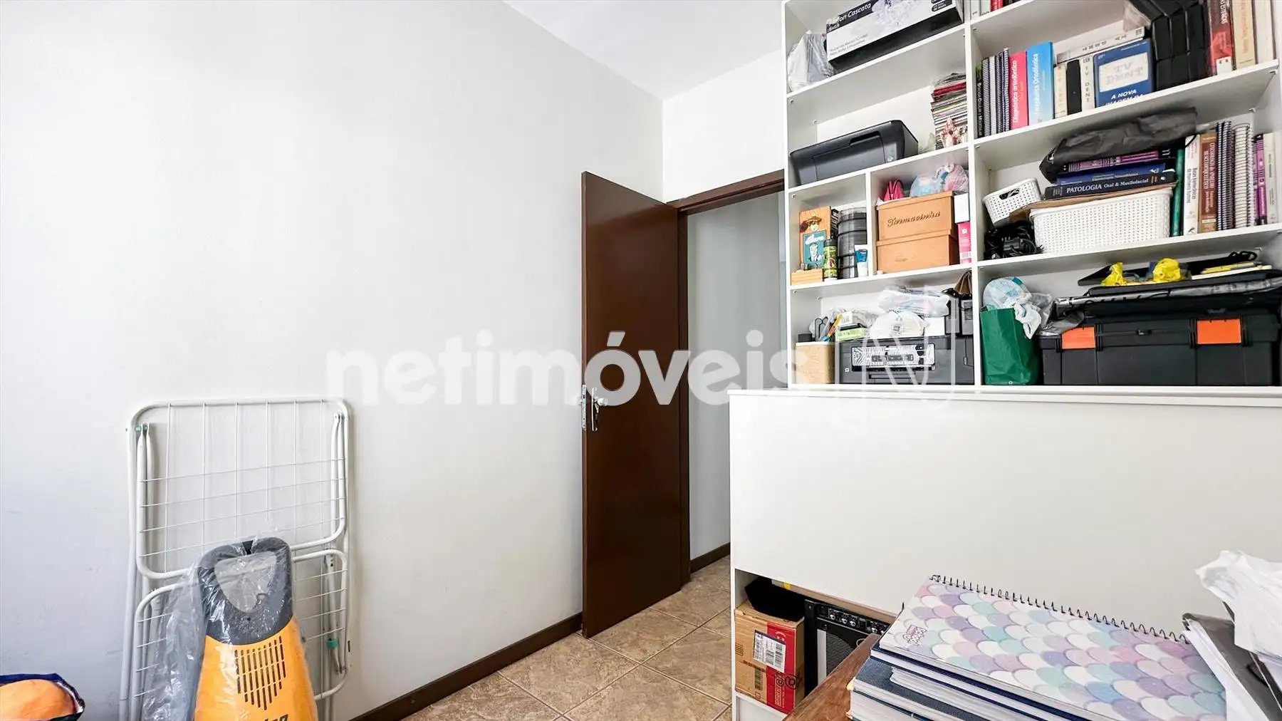 Quarto 02 (Escritório)