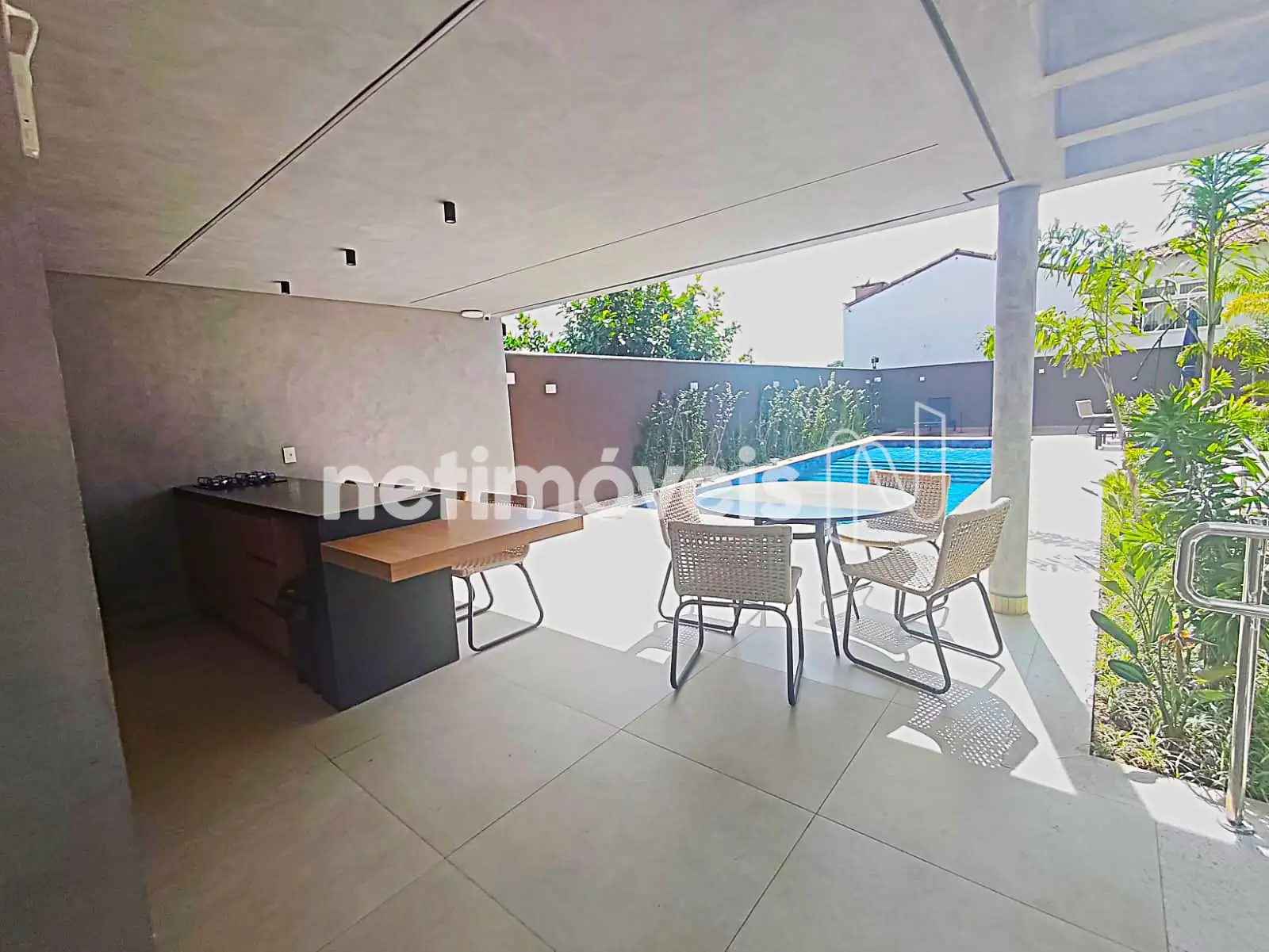 ÁREA GOURMET E PISCINA