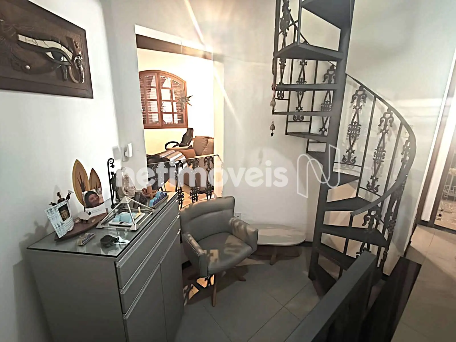 SALETA E ESCADA DE ACESSO 2° NÍVEL