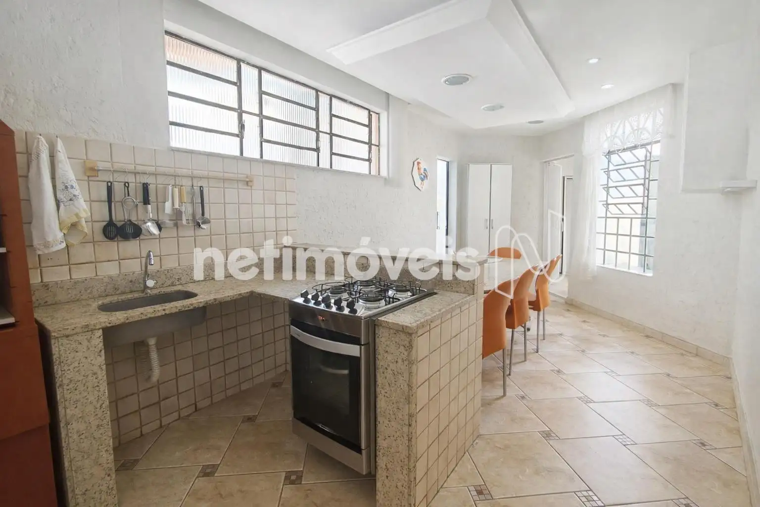 COZINHA E SALA DE JANTAR