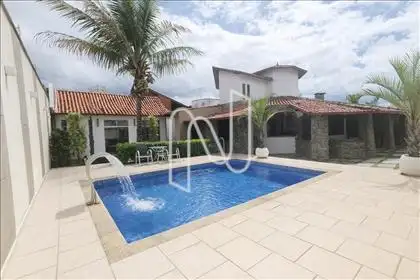 PISCINA COM CASCATA 