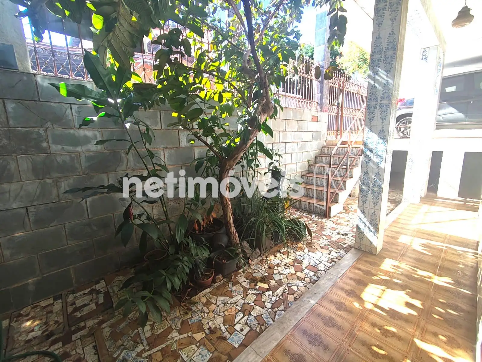 ENTRAGA E JARDIM