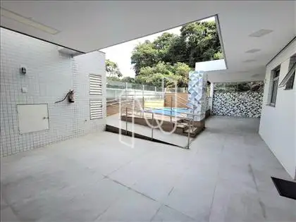 ESPAÇO PISCINA