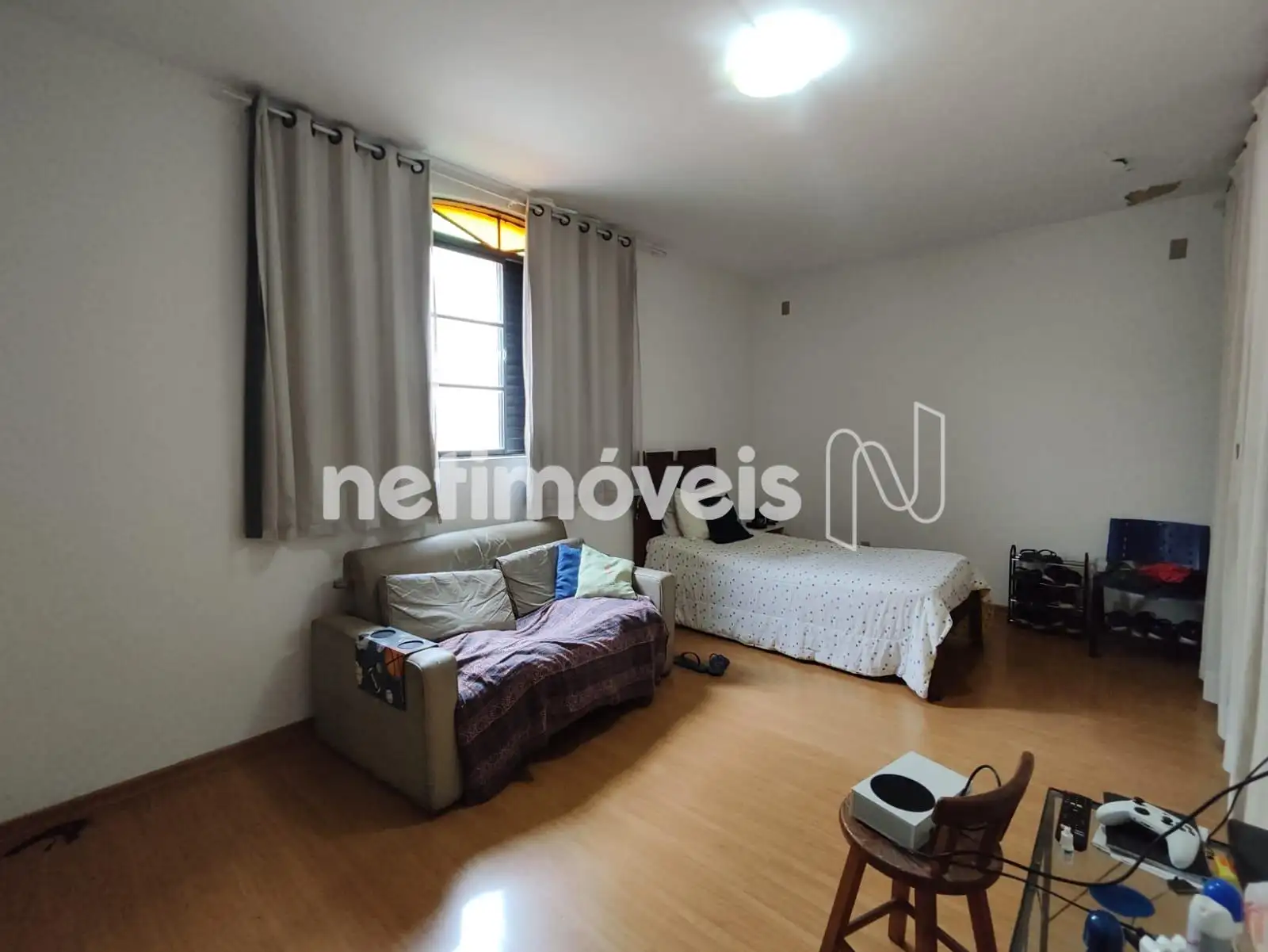 Quarto a Esquerda (Fundos)