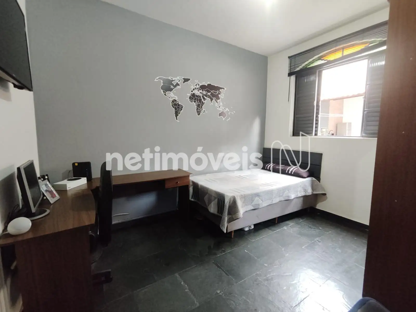Quarto ao lado da cozinha (01° Nível )