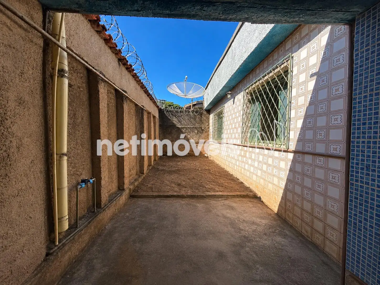 ÁREA EXTERNA DA CASA
