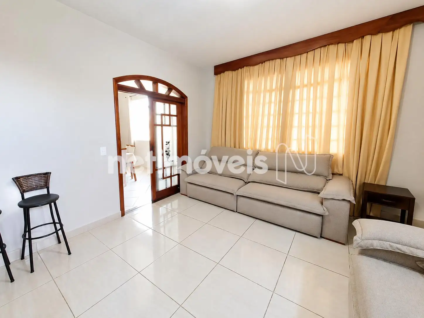 Casa para comprar com 272 m², 4 quartos, 4 banheiros, 4 vagas em Rua Curupaiti, Padre Eustáquio, Belo Horizonte