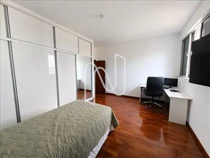     Quarto 03