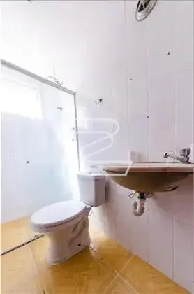 Banheiro Social (Vazio)