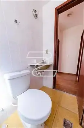 Banheiro Social (Vazio)